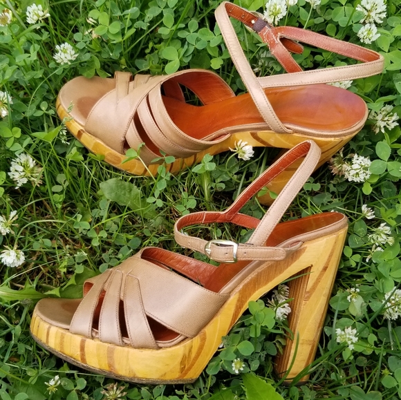 70s Wood Heel Leather Platform Sandals | Hippie Boho 1970s  60s 70s Wood & Taupe Leather Platform Heels